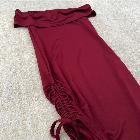 Pretty Little Thing Elegant Off-Shoulder Bodycon Red Dress Size 2 - Picture 3 of 6